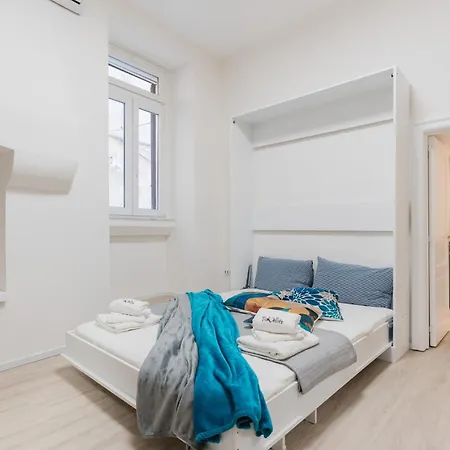 Penelope House Historyc Center 펜션 오트란토